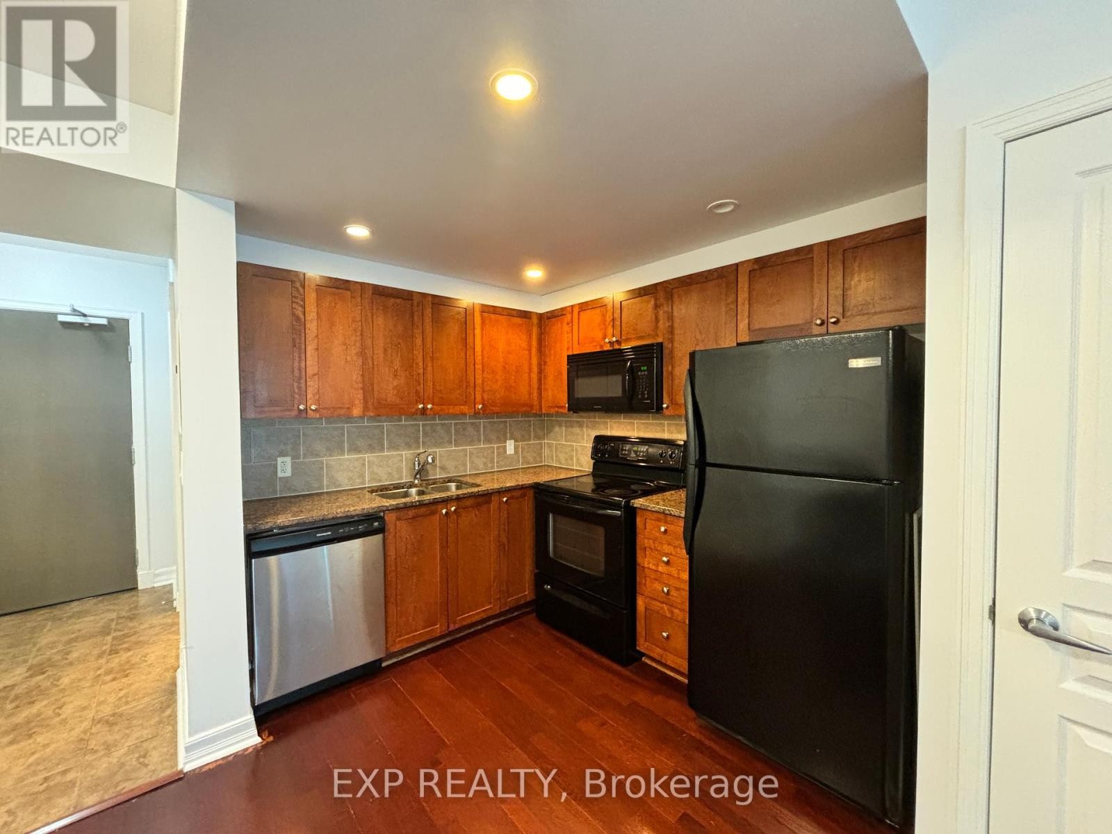 












606 - 200 BESSERER STREET

,
Ottawa,




Ontario
K1N0A7

