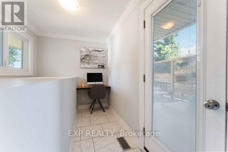 












669 FARMINGTON AVENUE

,
Ottawa,




Ontario
K1V7H4

