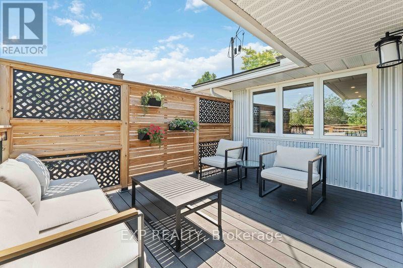 












669 FARMINGTON AVENUE

,
Ottawa,




Ontario
K1V7H4

