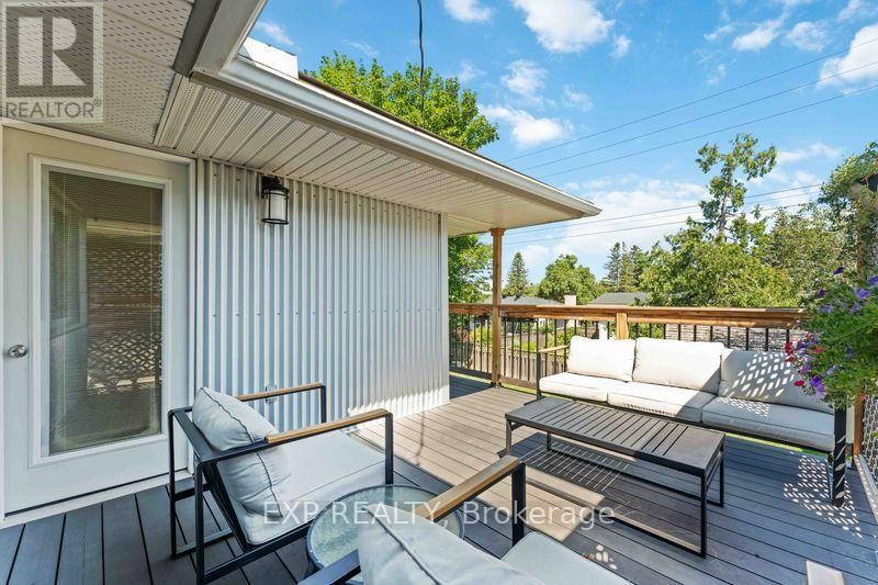 












669 FARMINGTON AVENUE

,
Ottawa,




Ontario
K1V7H4

