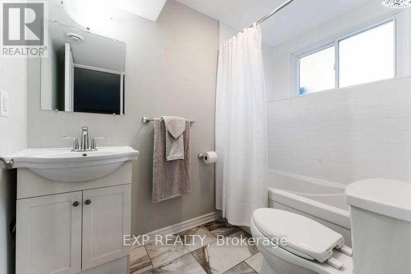 












669 FARMINGTON AVENUE

,
Ottawa,




Ontario
K1V7H4


