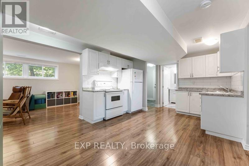 












669 FARMINGTON AVENUE

,
Ottawa,




Ontario
K1V7H4

