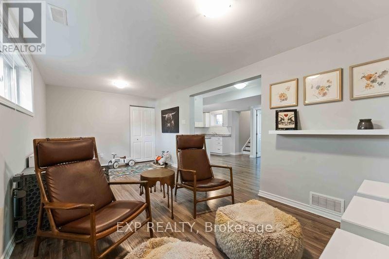 












669 FARMINGTON AVENUE

,
Ottawa,




Ontario
K1V7H4

