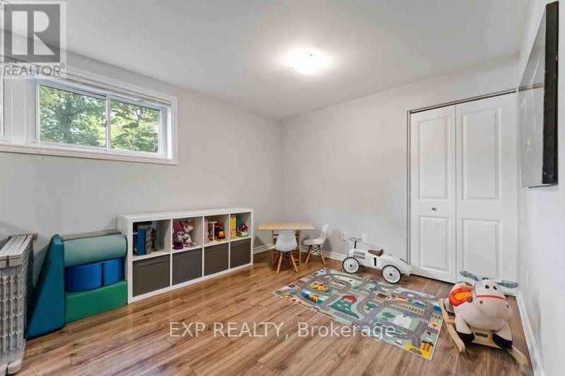 












669 FARMINGTON AVENUE

,
Ottawa,




Ontario
K1V7H4

