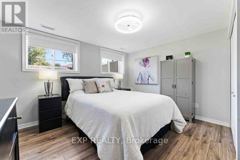












669 FARMINGTON AVENUE

,
Ottawa,




Ontario
K1V7H4

