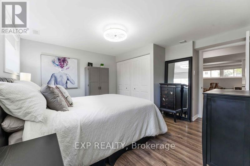 












669 FARMINGTON AVENUE

,
Ottawa,




Ontario
K1V7H4

