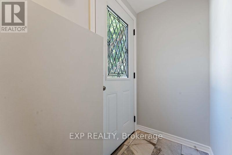 












669 FARMINGTON AVENUE

,
Ottawa,




Ontario
K1V7H4

