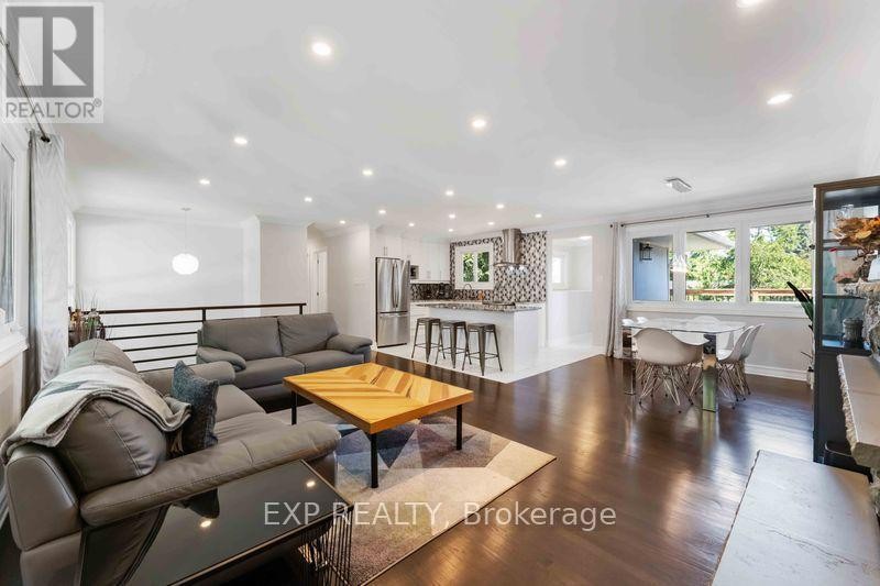 












669 FARMINGTON AVENUE

,
Ottawa,




Ontario
K1V7H4

