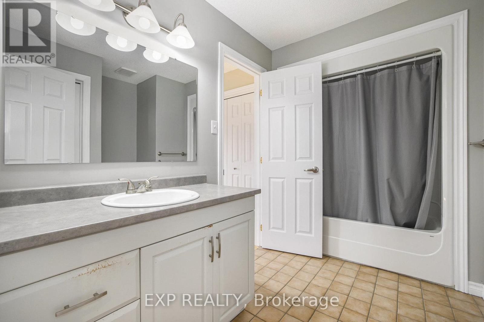 












67 LAFLECHE BOULEVARD

,
Casselman,




Ontario
K0A1M0

