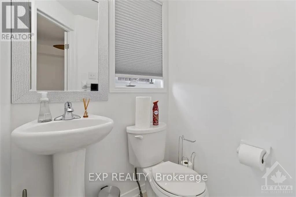 












11 DUNDALK PRIVATE

,
Ottawa,




Ontario
K2J0J5

