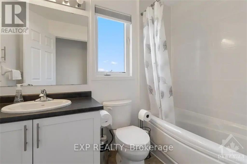 












11 DUNDALK PRIVATE

,
Ottawa,




Ontario
K2J0J5

