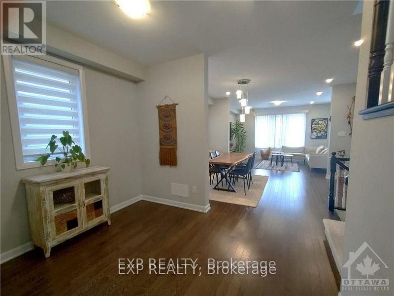 












43 SWEET PEA WAY

,
Ottawa,




Ontario
K2T0P2

