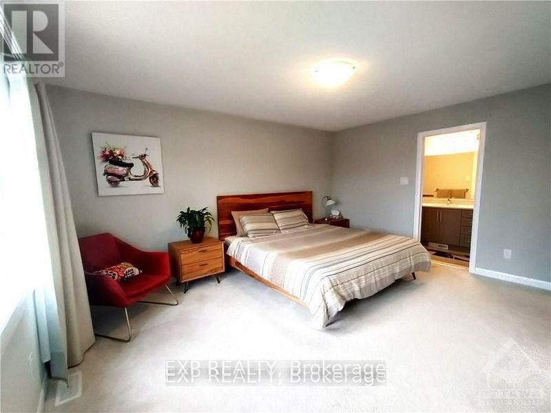 












43 SWEET PEA WAY

,
Ottawa,




Ontario
K2T0P2

