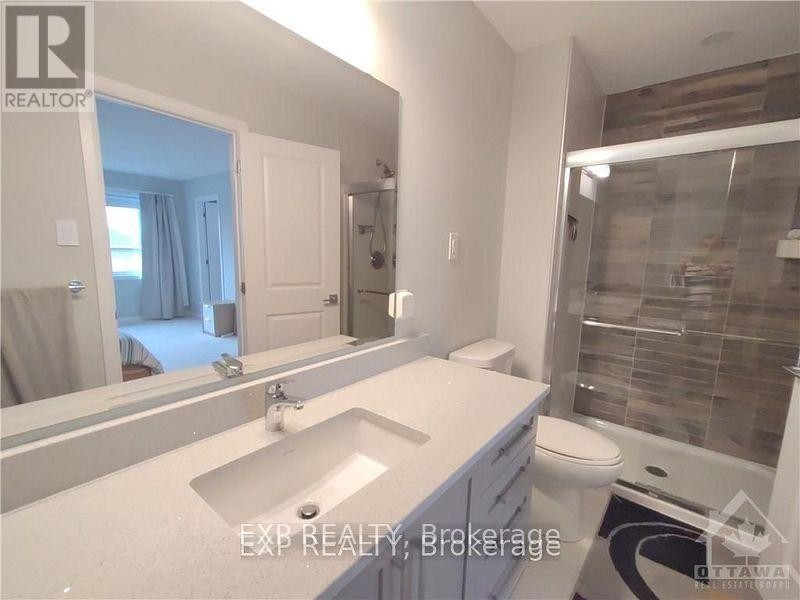 












43 SWEET PEA WAY

,
Ottawa,




Ontario
K2T0P2


