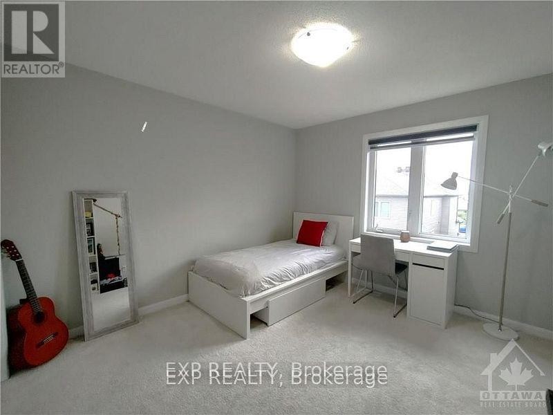 












43 SWEET PEA WAY

,
Ottawa,




Ontario
K2T0P2


