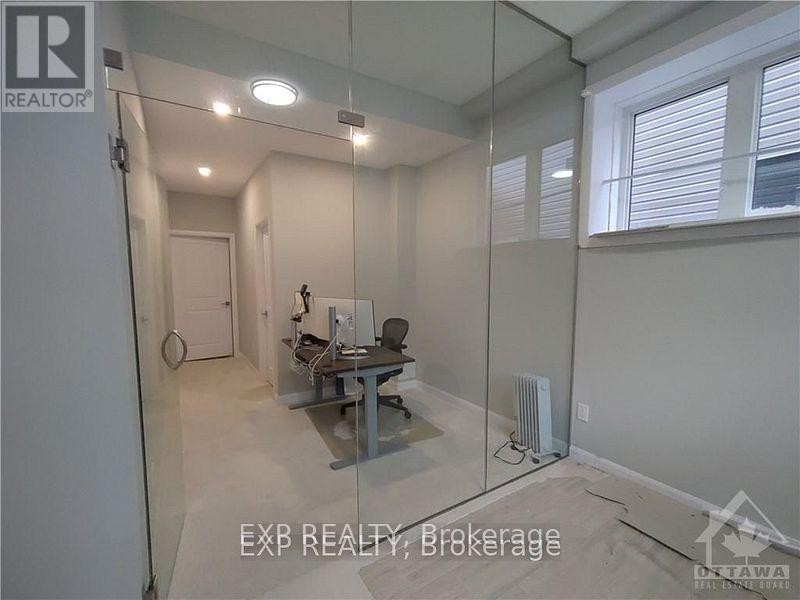 












43 SWEET PEA WAY

,
Ottawa,




Ontario
K2T0P2

