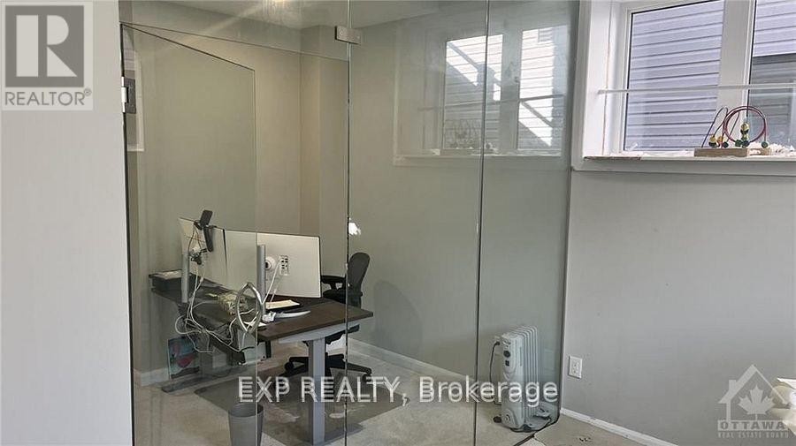 












43 SWEET PEA WAY

,
Ottawa,




Ontario
K2T0P2

