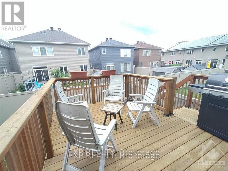 












43 SWEET PEA WAY

,
Ottawa,




Ontario
K2T0P2

