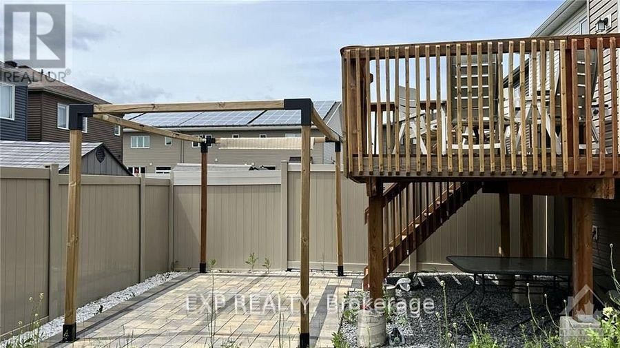 












43 SWEET PEA WAY

,
Ottawa,




Ontario
K2T0P2

