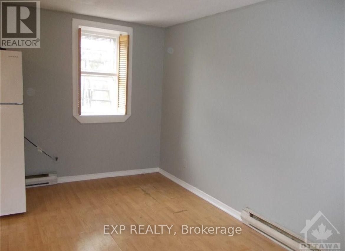 












23 LOWREY STREET

,
Ottawa,




Ontario
K1Y2S5

