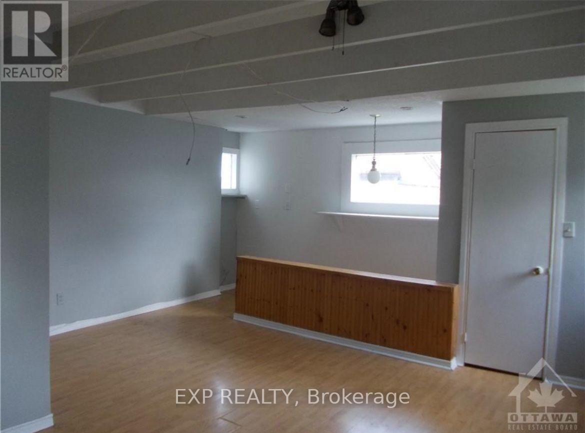 












23 LOWREY STREET

,
Ottawa,




Ontario
K1Y2S5

