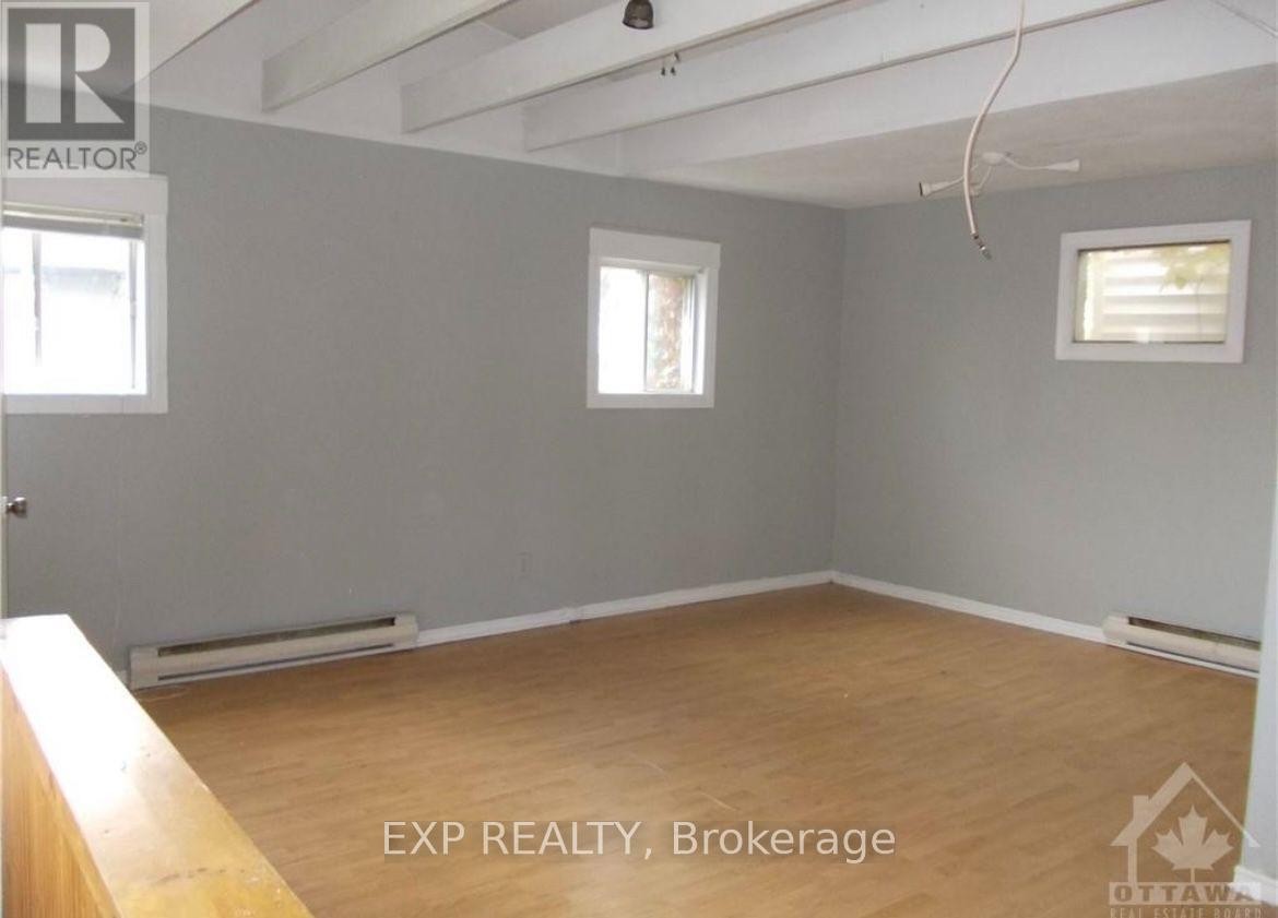 












23 LOWREY STREET

,
Ottawa,




Ontario
K1Y2S5

