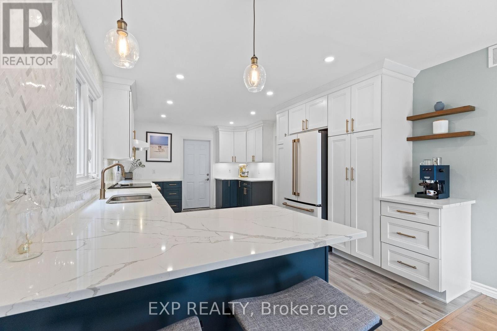 












41 BLUEGRASS DRIVE

,
Ottawa,




Ontario
K2M1G2


