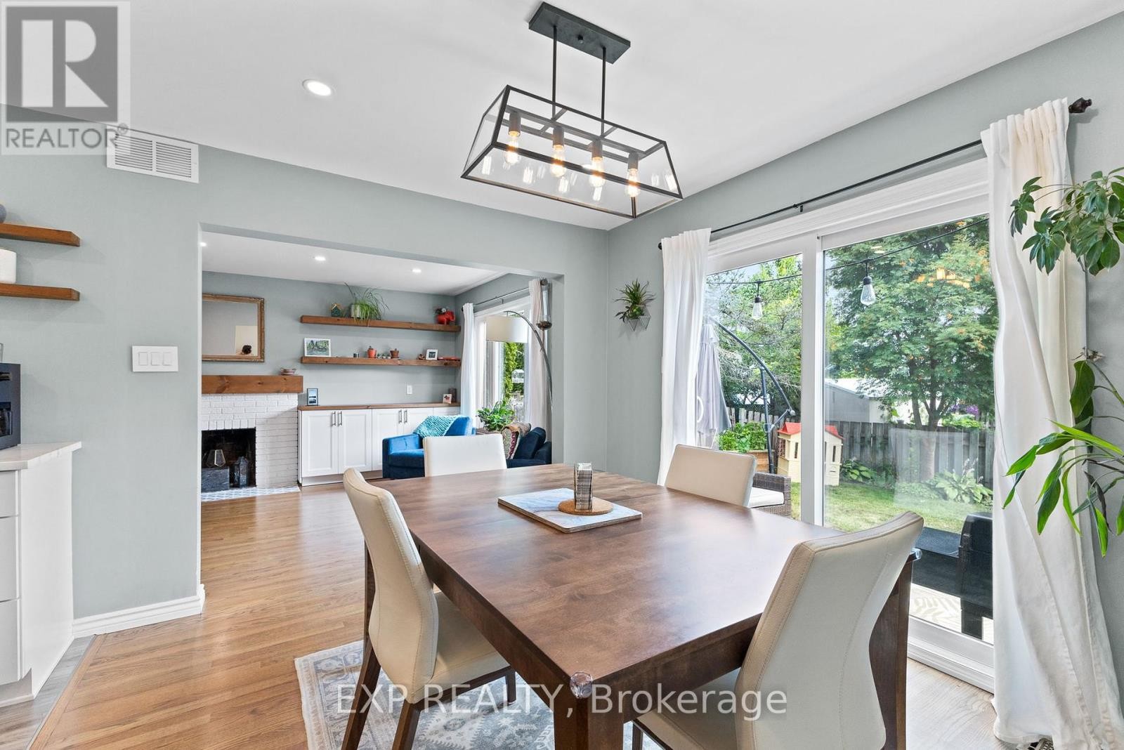 












41 BLUEGRASS DRIVE

,
Ottawa,




Ontario
K2M1G2

