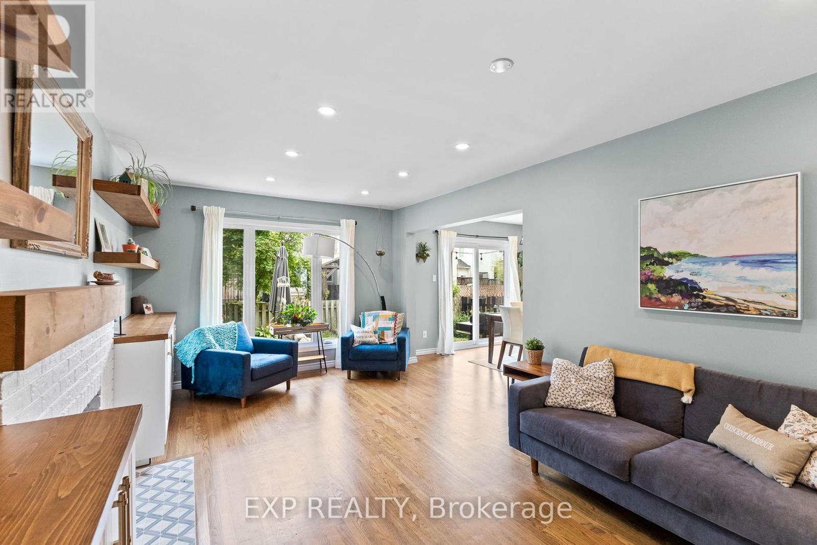 












41 BLUEGRASS DRIVE

,
Ottawa,




Ontario
K2M1G2

