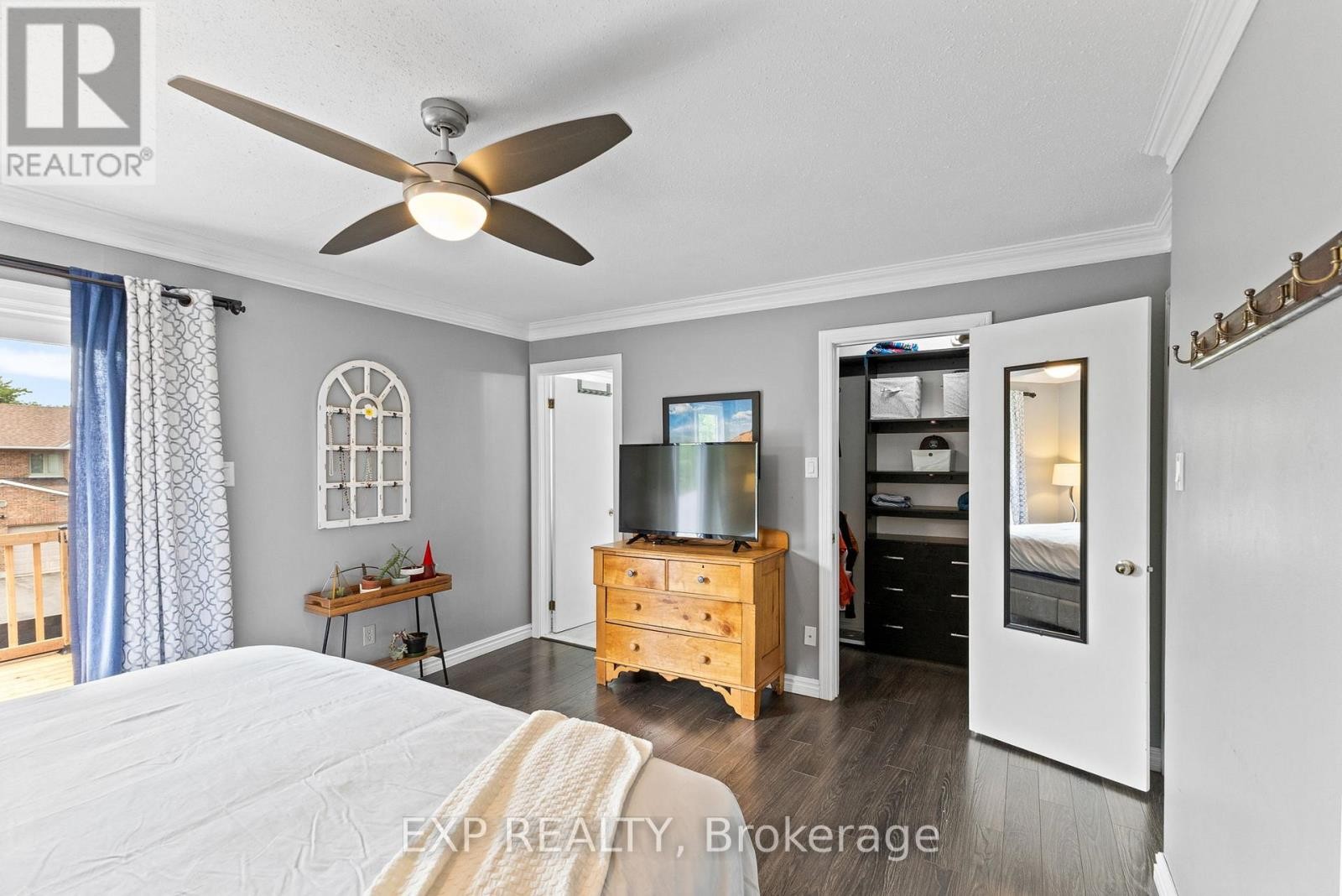 












41 BLUEGRASS DRIVE

,
Ottawa,




Ontario
K2M1G2

