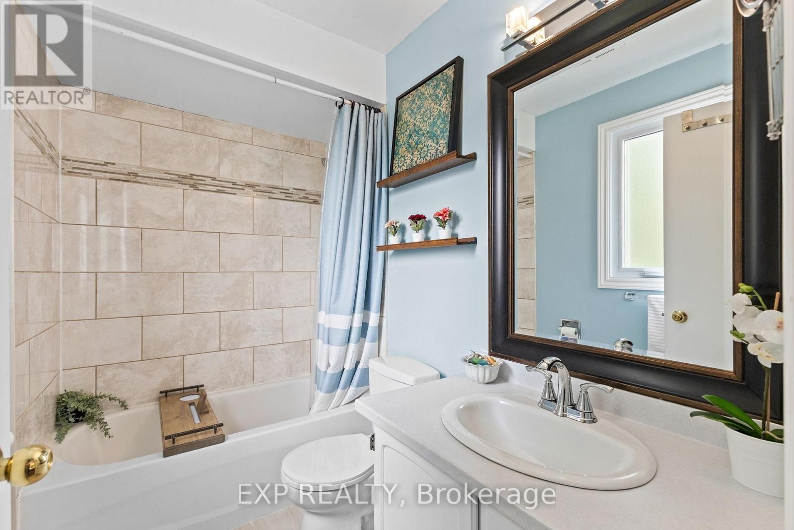 












41 BLUEGRASS DRIVE

,
Ottawa,




Ontario
K2M1G2

