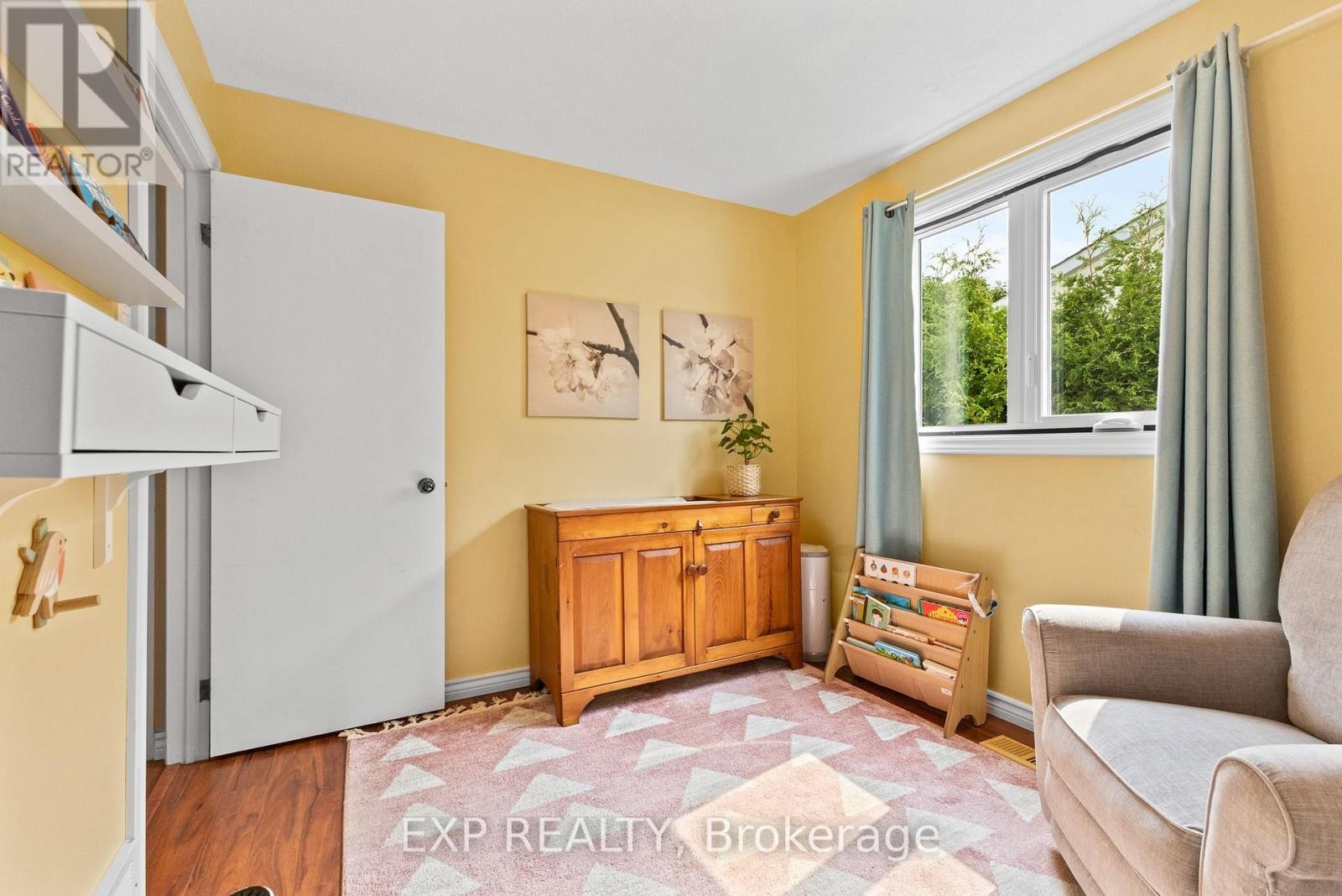 












41 BLUEGRASS DRIVE

,
Ottawa,




Ontario
K2M1G2

