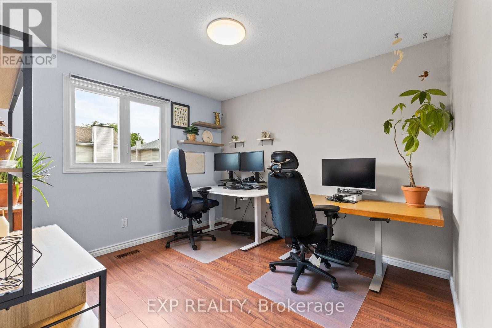 












41 BLUEGRASS DRIVE

,
Ottawa,




Ontario
K2M1G2

