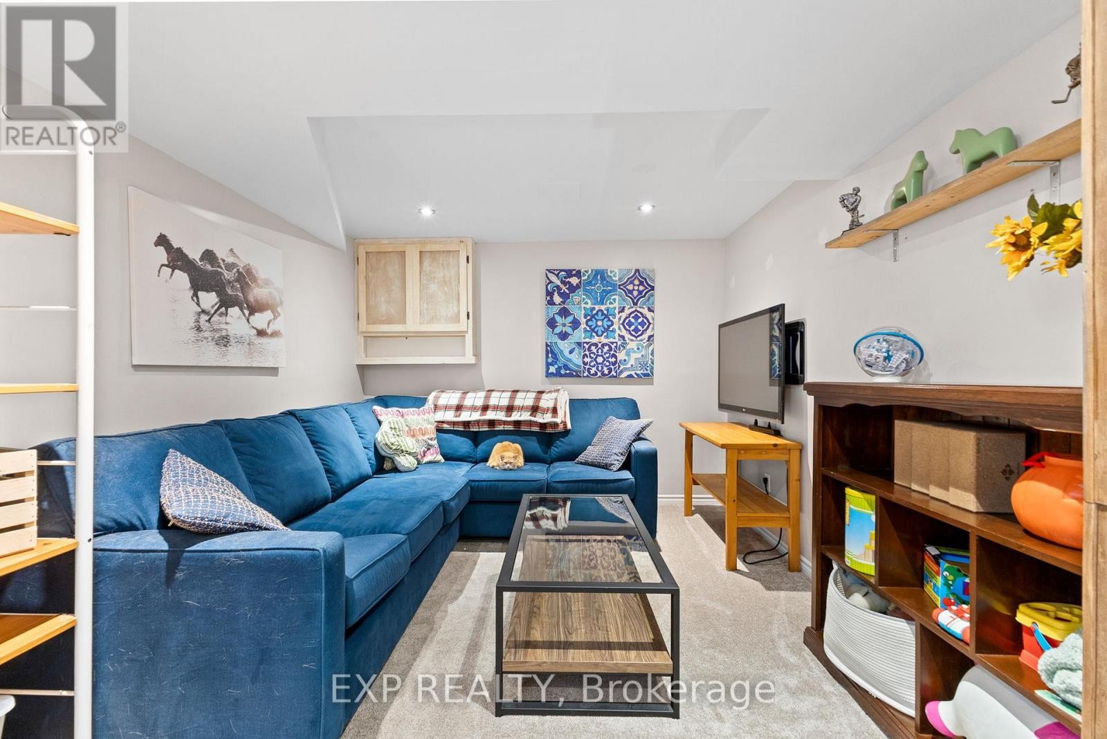 












41 BLUEGRASS DRIVE

,
Ottawa,




Ontario
K2M1G2


