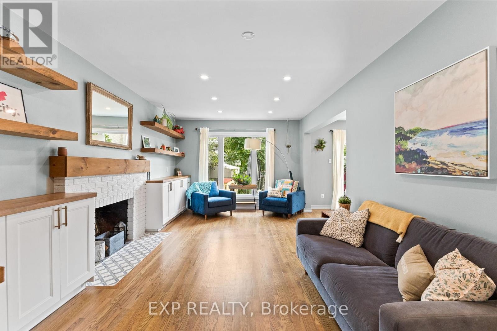 












41 BLUEGRASS DRIVE

,
Ottawa,




Ontario
K2M1G2

