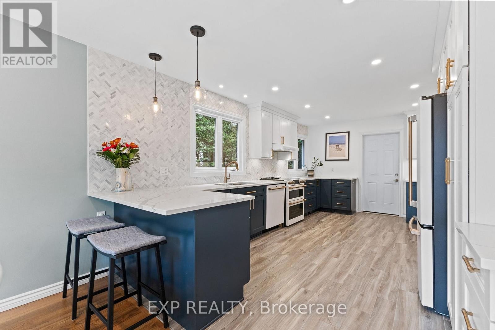 












41 BLUEGRASS DRIVE

,
Ottawa,




Ontario
K2M1G2

