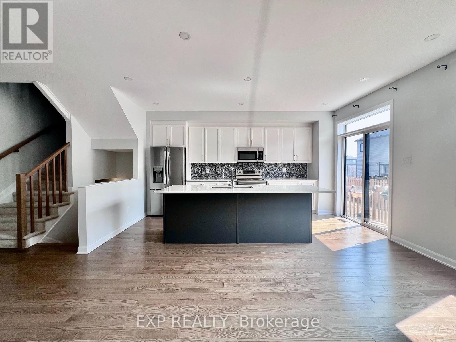 












343 RAHEEN COURT

,
Ottawa,




Ontario
K2J7C2


