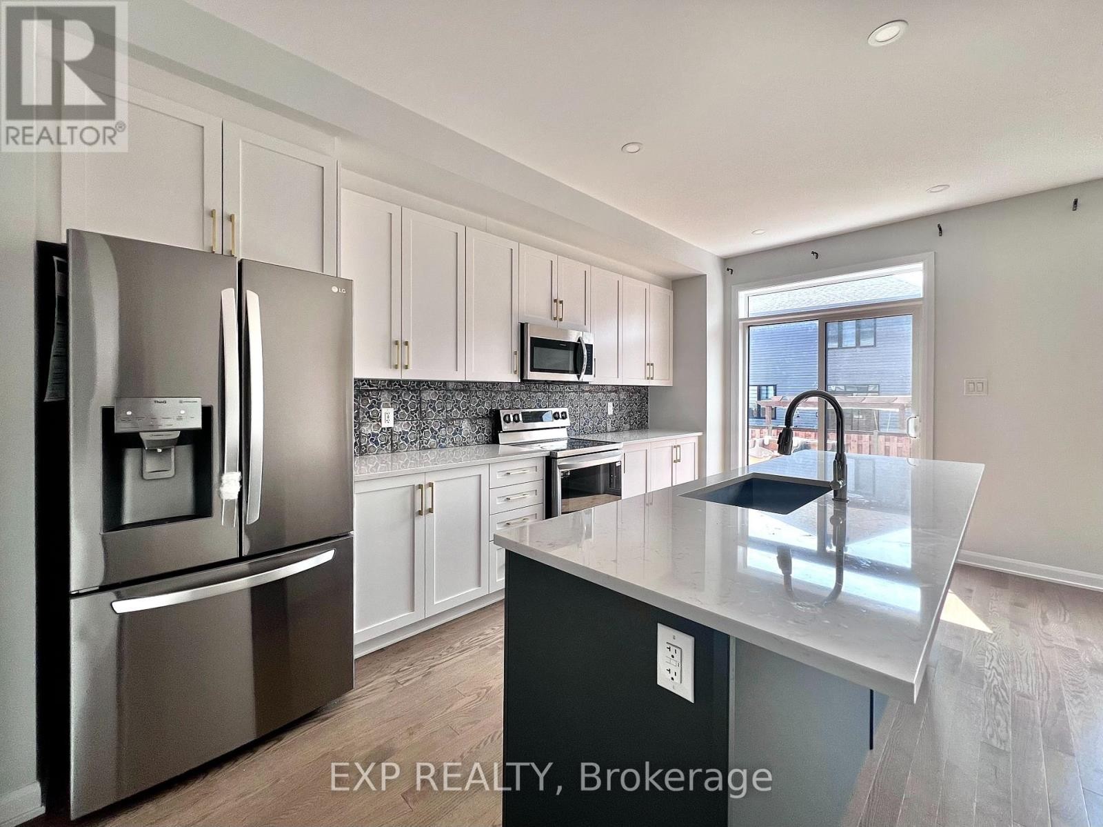 












343 RAHEEN COURT

,
Ottawa,




Ontario
K2J7C2

