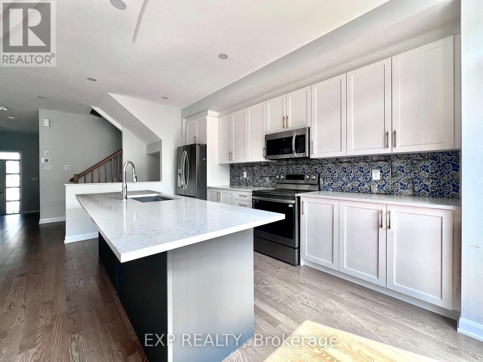 












343 RAHEEN COURT

,
Ottawa,




Ontario
K2J7C2

