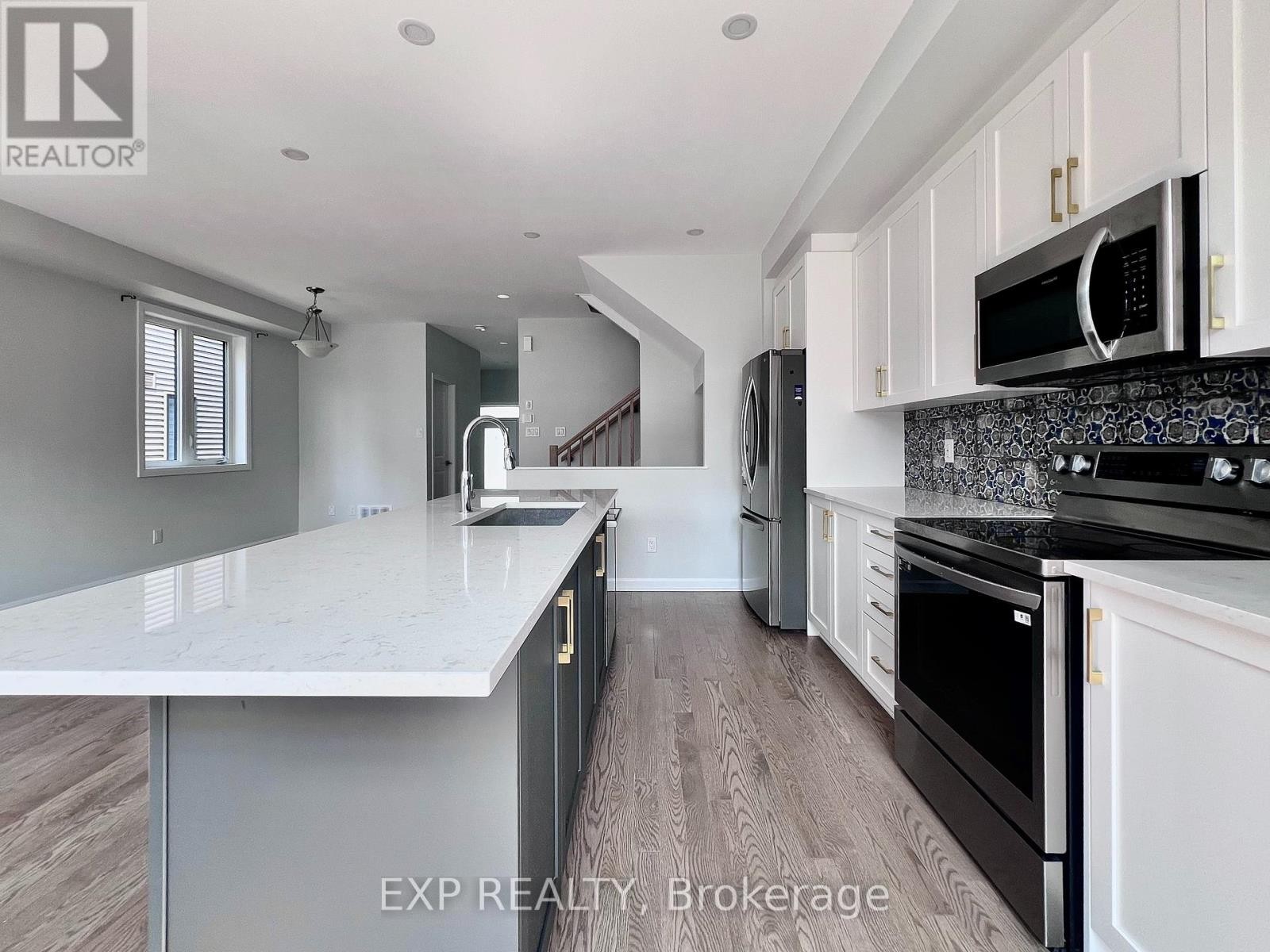 












343 RAHEEN COURT

,
Ottawa,




Ontario
K2J7C2

