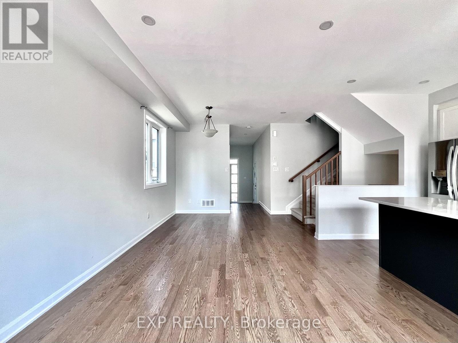 












343 RAHEEN COURT

,
Ottawa,




Ontario
K2J7C2

