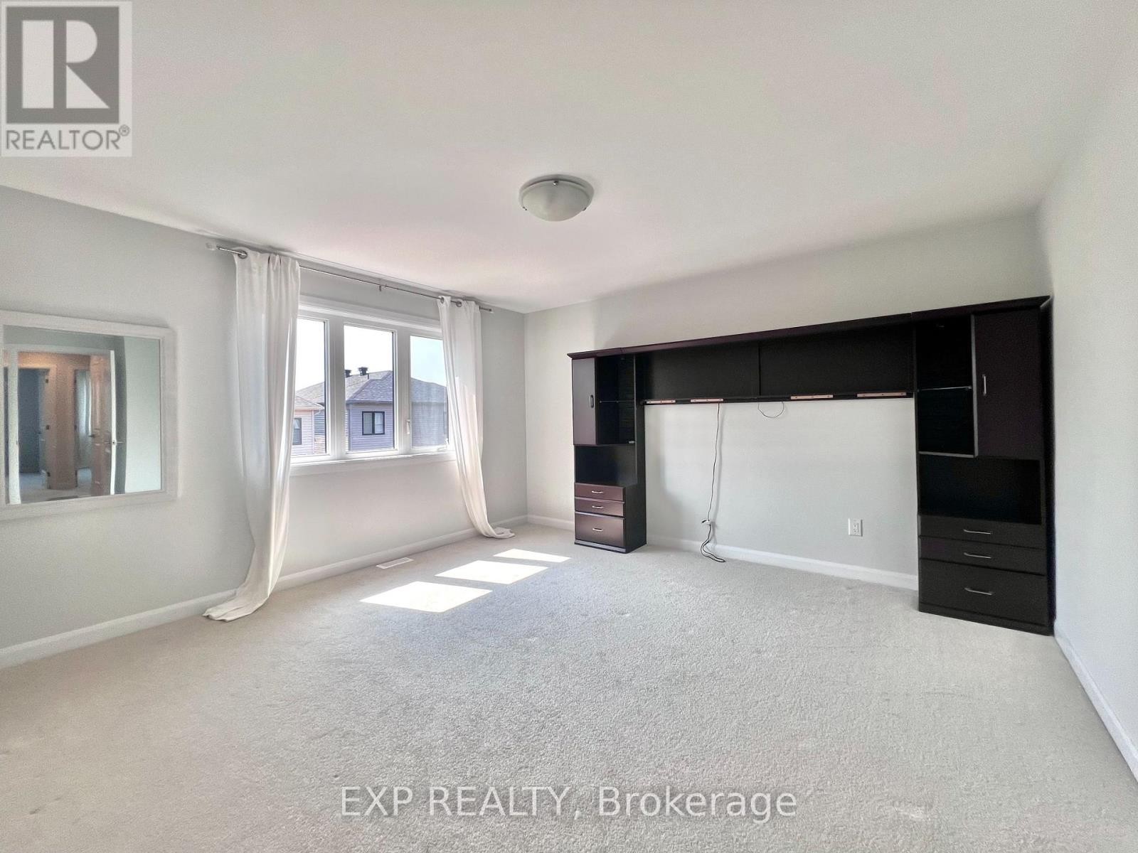 












343 RAHEEN COURT

,
Ottawa,




Ontario
K2J7C2

