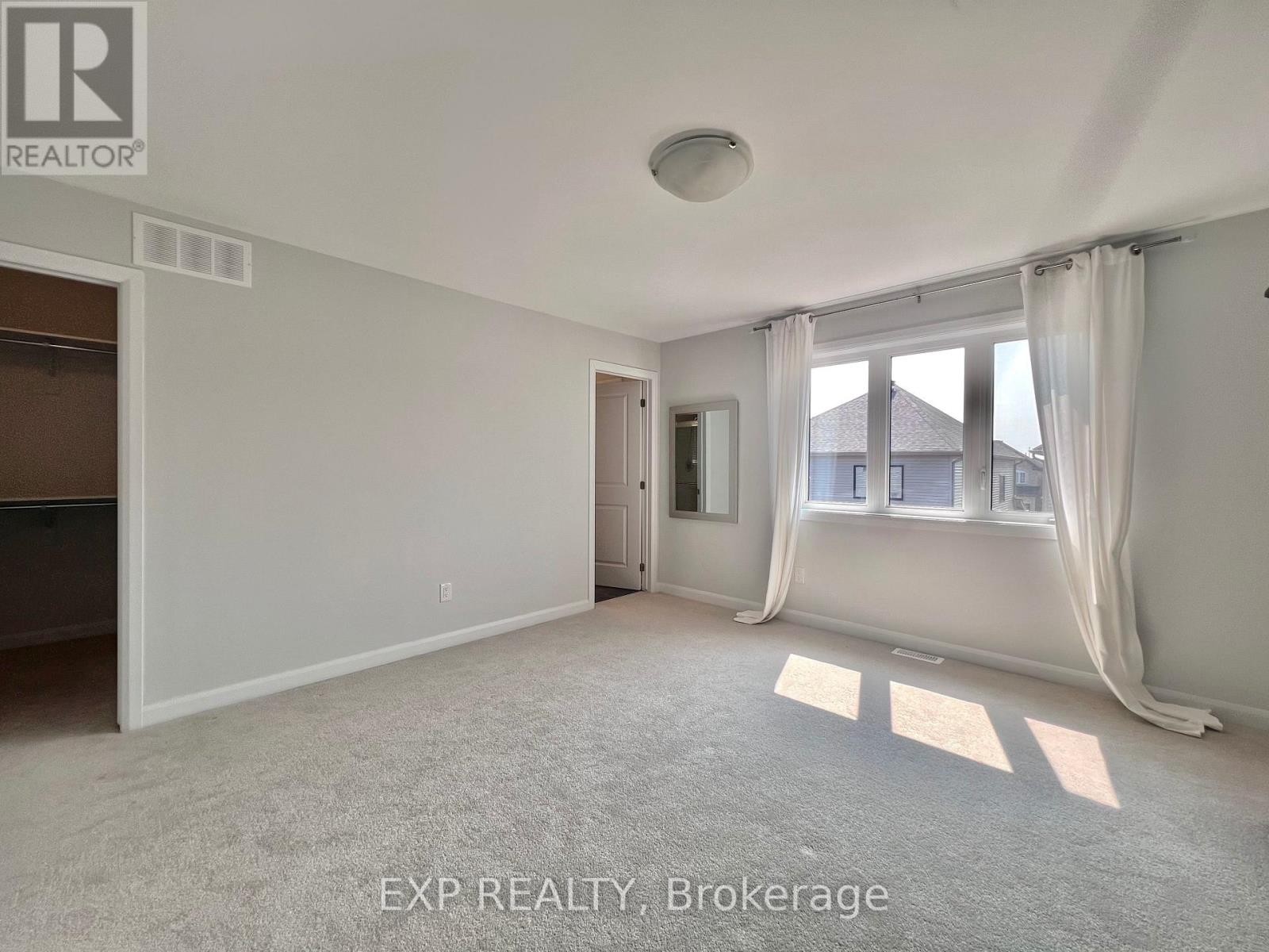 












343 RAHEEN COURT

,
Ottawa,




Ontario
K2J7C2

