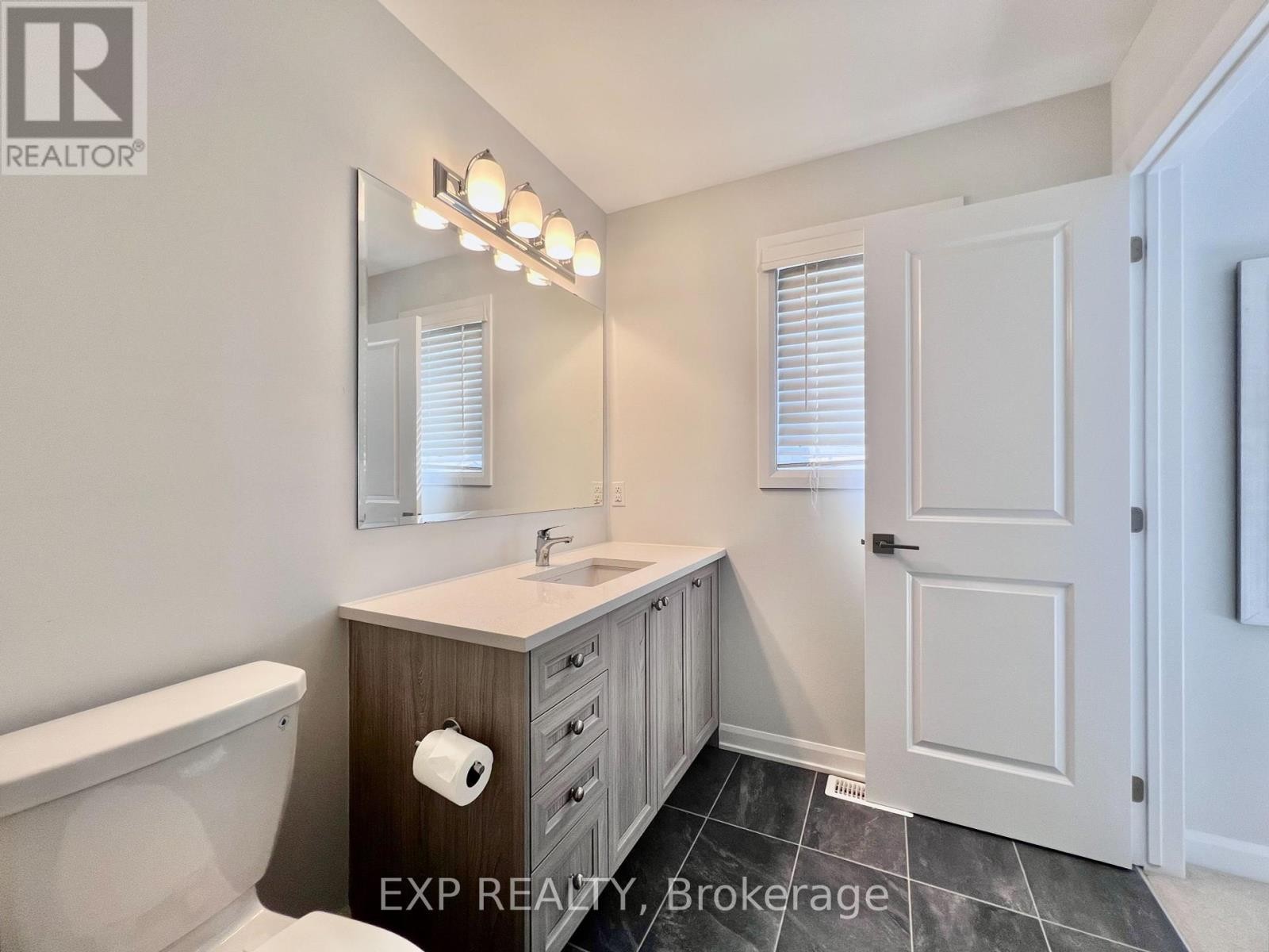 












343 RAHEEN COURT

,
Ottawa,




Ontario
K2J7C2

