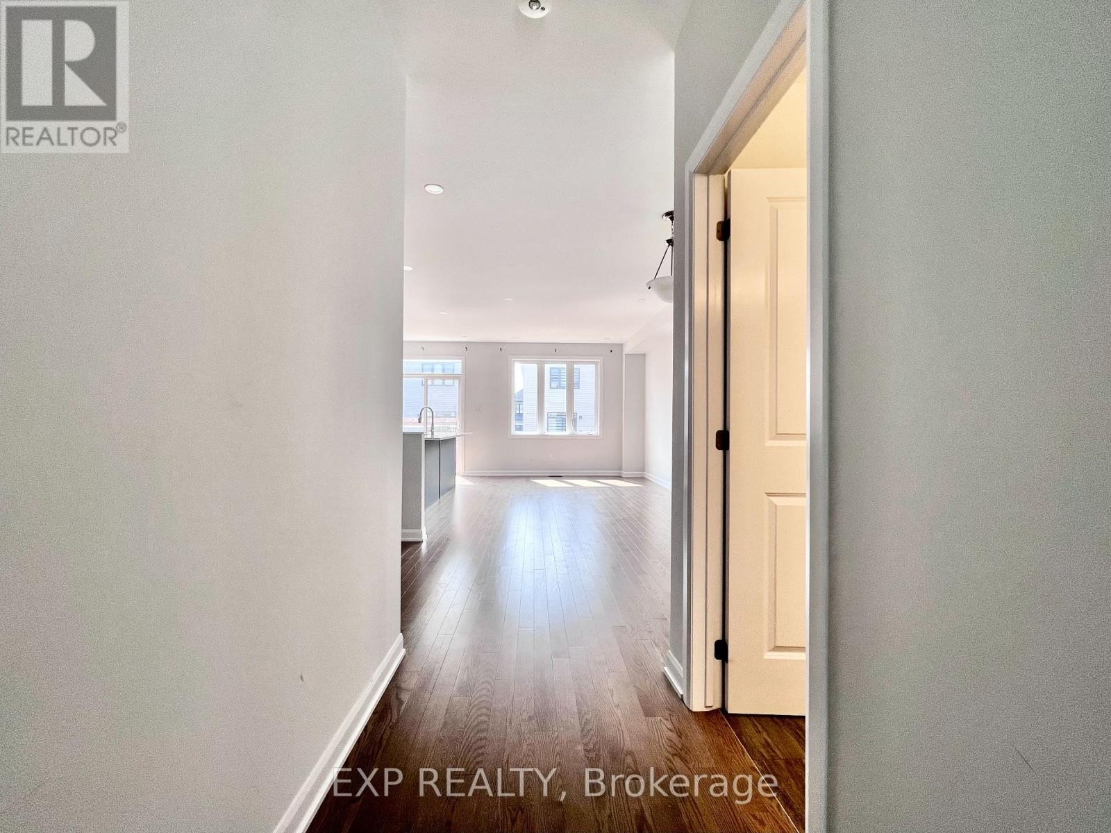 












343 RAHEEN COURT

,
Ottawa,




Ontario
K2J7C2

