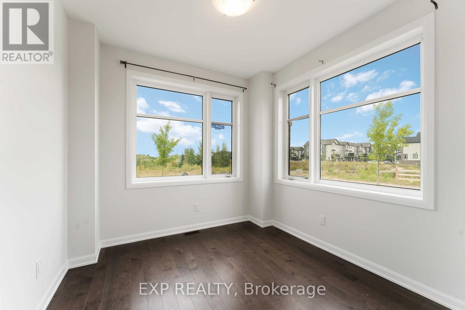 












729 DONERAILE WALK

,
Ottawa,




Ontario
K2J7B9

