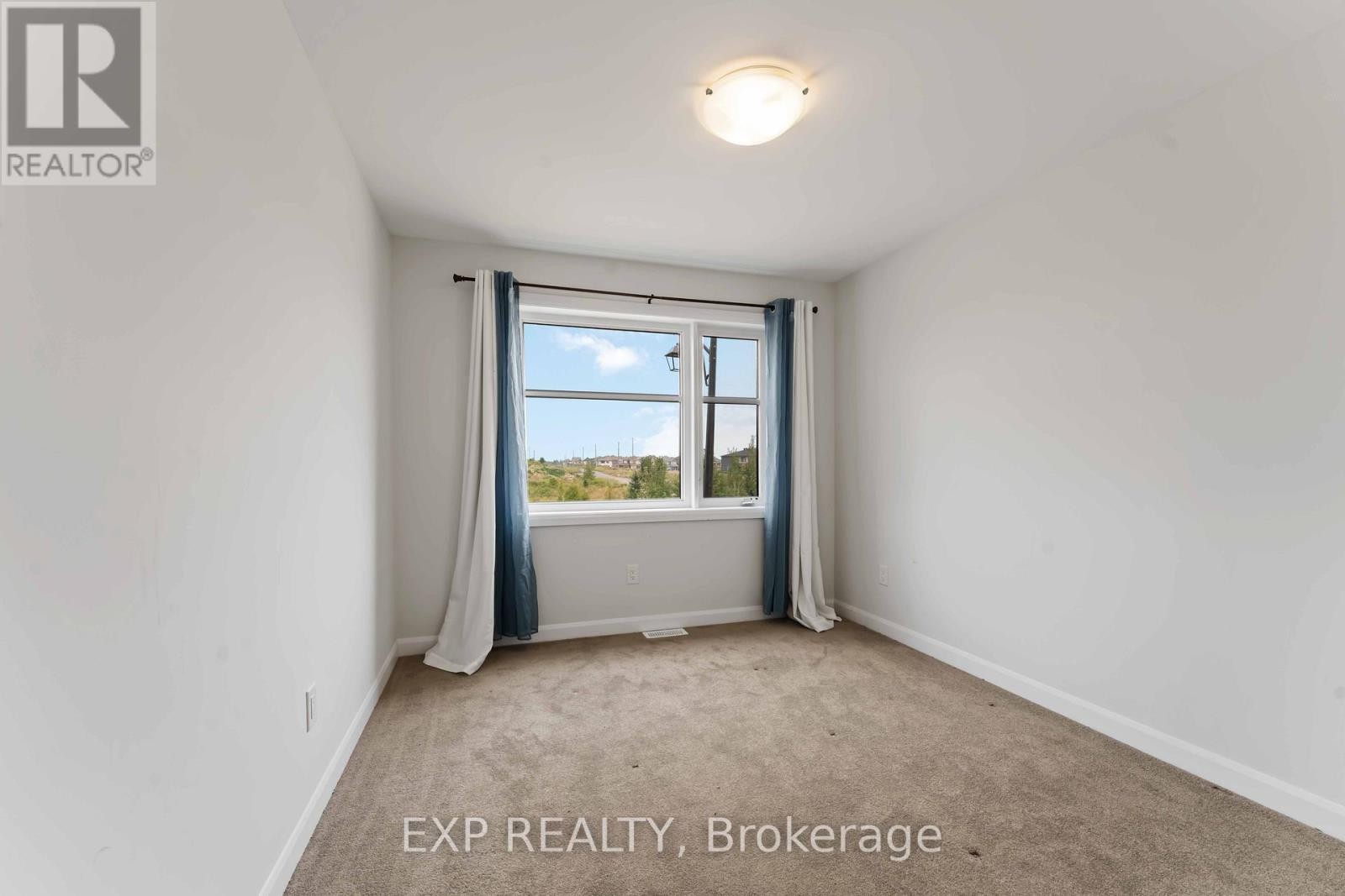 












729 DONERAILE WALK

,
Ottawa,




Ontario
K2J7B9

