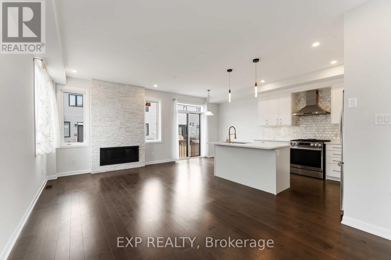 












729 DONERAILE WALK

,
Ottawa,




Ontario
K2J7B9

