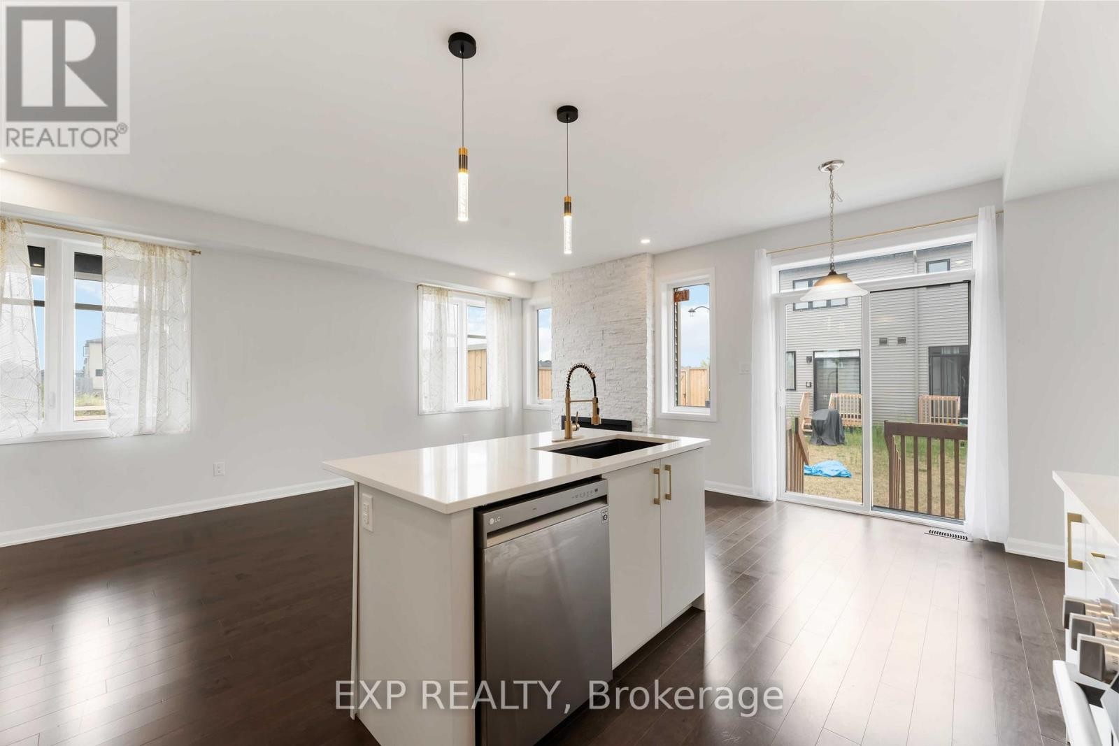 












729 DONERAILE WALK

,
Ottawa,




Ontario
K2J7B9

