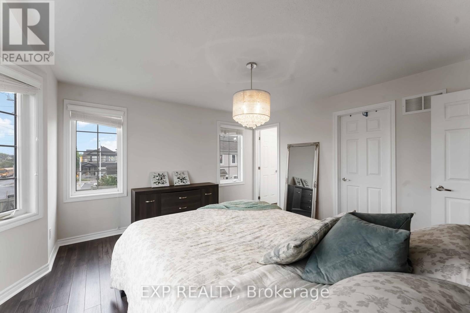 












226 PAR-LA-VILLE CIRCLE

,
Ottawa,




Ontario
K2S0T6

